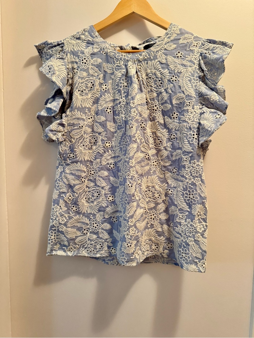 Tahari Blue White Floral Eyelet Blouse Ruffle Flutter Sleeve Back Tie Size M